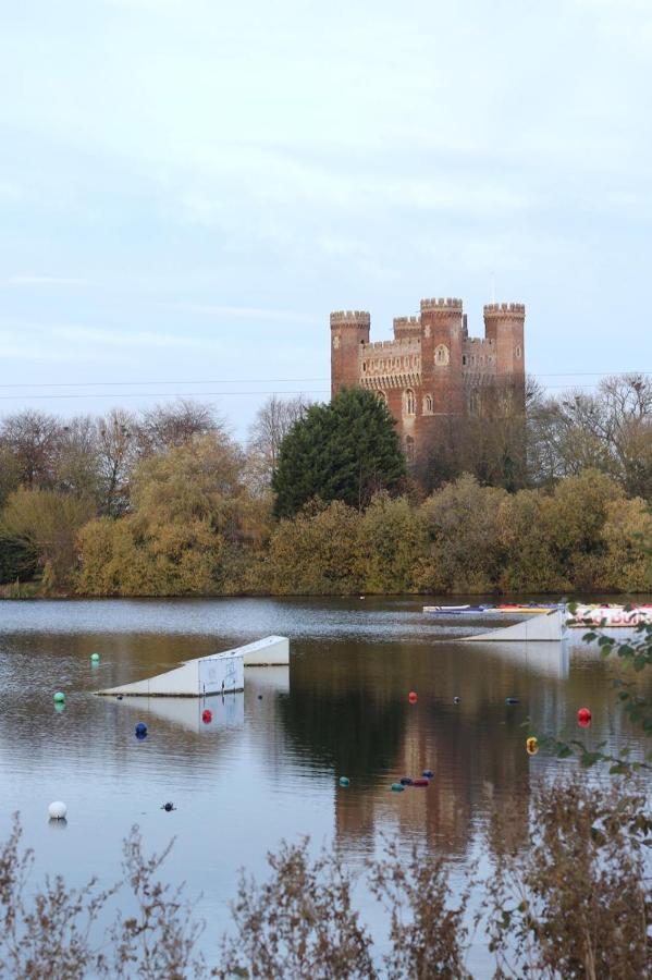 Calypso Hot Tub Breaks Tattershall Lakes Pet Friendly 外观 照片
