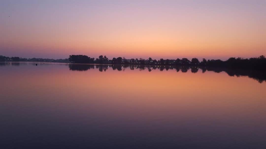 Calypso Hot Tub Breaks Tattershall Lakes Pet Friendly 外观 照片